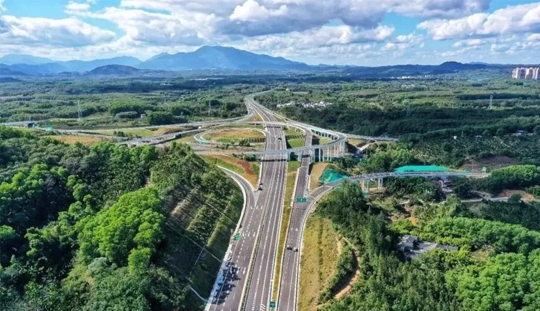 海南省萬(wàn)寧至洋浦高速公路第二代建段環(huán)境保護(hù)、景觀(guān)及服務(wù)設(shè)施工程(項(xiàng)目名稱(chēng))